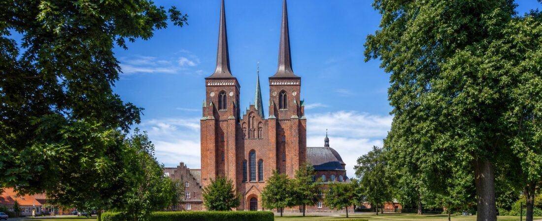 Roskilde in solitaria: la città vichinga a 25 minuti da Copenaghen — guida senza auto