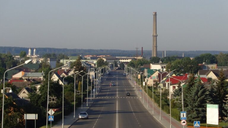 Jonava in solitaria: guida tra Šventoji, memoria e Joninės