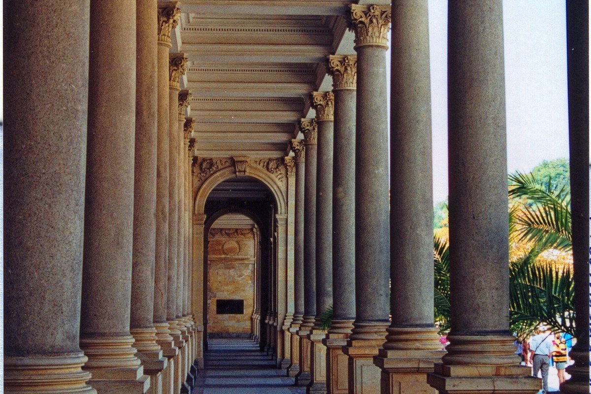 Karlovy Vary Mill Colonnade neoclassical architecture with 124 columns