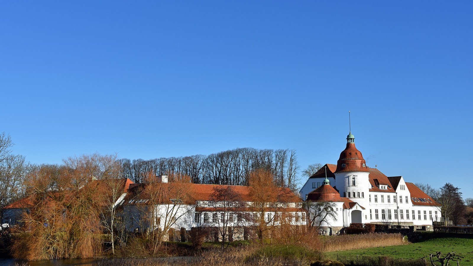 Nordborg in solitaria: lago, castello e Nordals