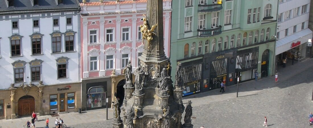 Olomouc in solitaria: guida alla città della colonna UNESCO, dell’orologio astronomico e della birra
