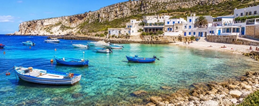 Dove dormire a Favignana: guida ai migliori quartieri e hotel