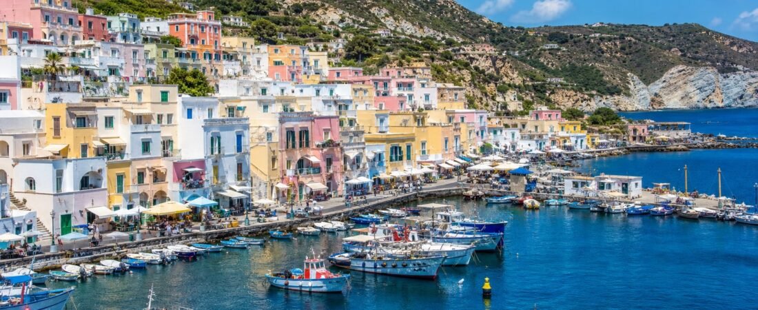 Dove dormire a Ponza: guida ai migliori quartieri e hotel