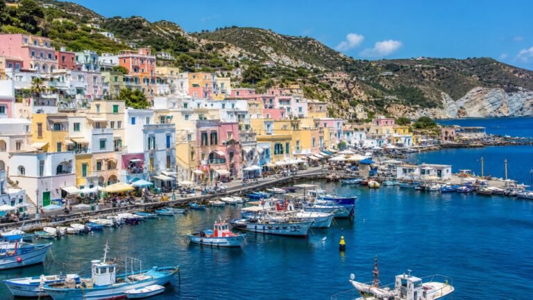 Dove dormire a Ponza: guida ai migliori quartieri e hotel