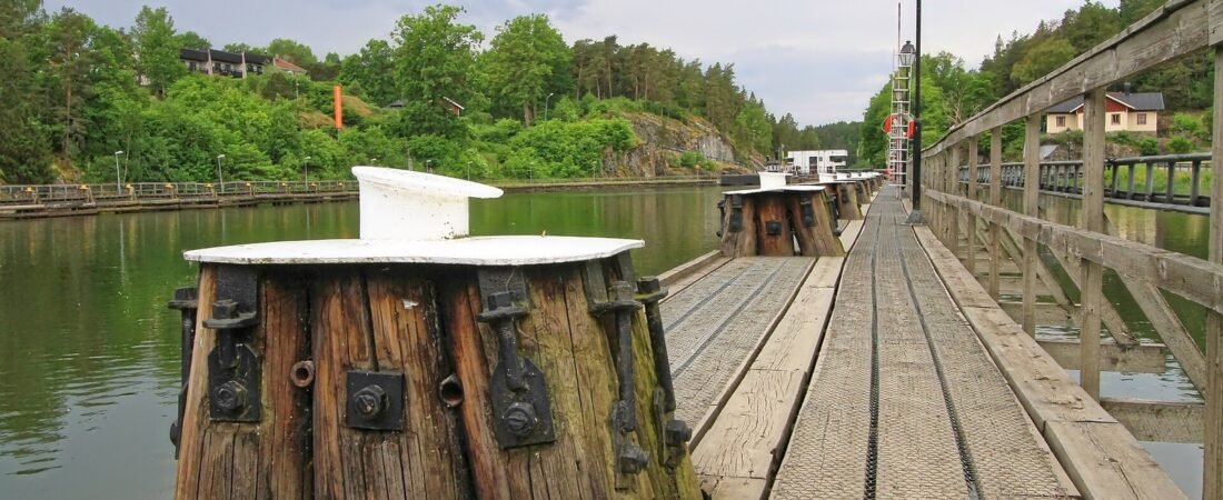 Trollhättan in solitaria: cascate, canale e industria svedese