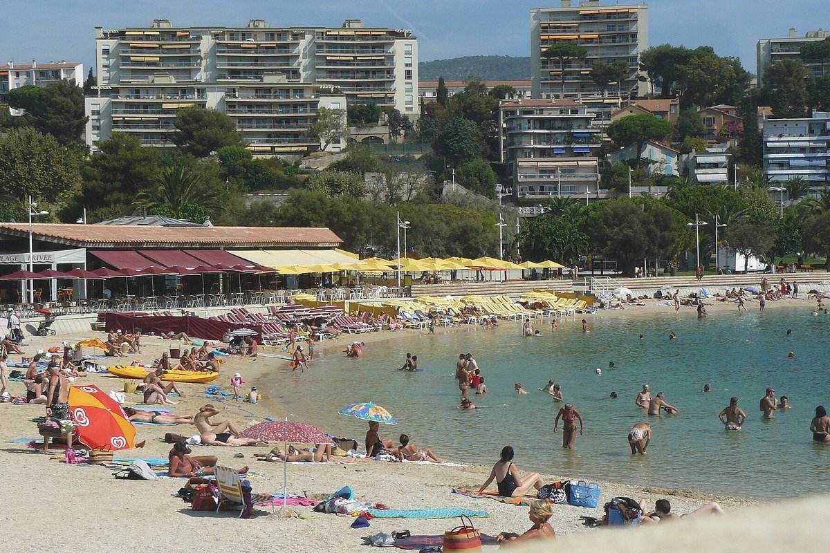 Mourillon beach