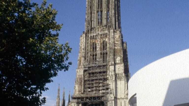 Ulm in solitaria: guida alla città della torre più alta del mondo