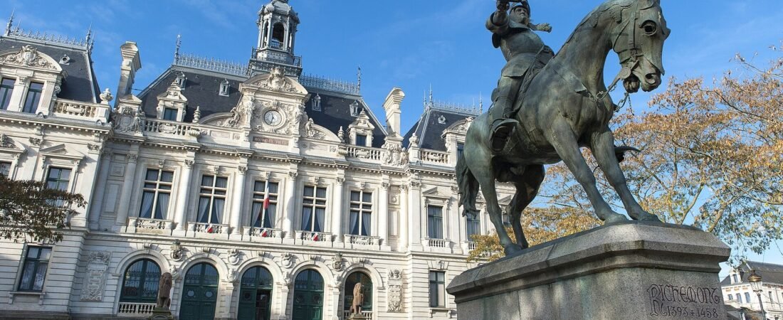 Vannes in solitaria: guida completa alla città murata e al Golfo del Morbihan