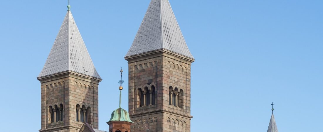 Viborg in solitaria: guida completa tra cattedrale, laghi e Hald Sø