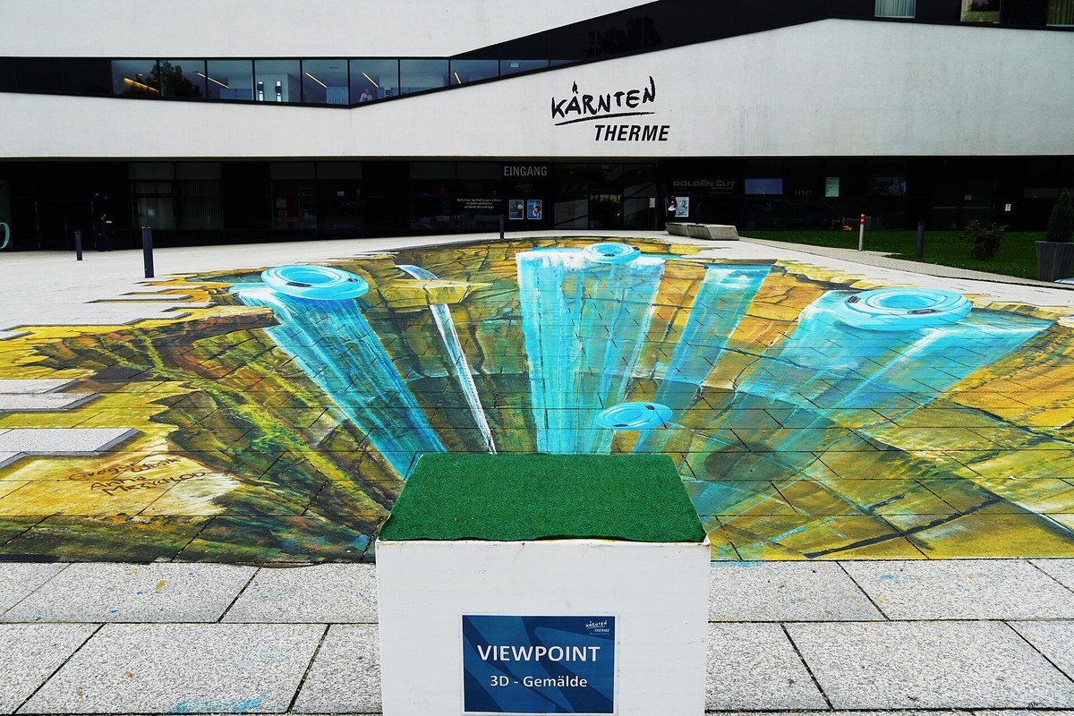 Outdoor thermal pools of the Karnten Therme in Warmbad Villach