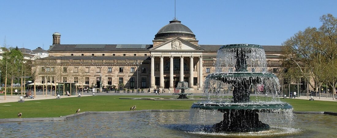 Wiesbaden in solitaria: terme, Kurhaus e Neroberg nella capitale dell’Assia