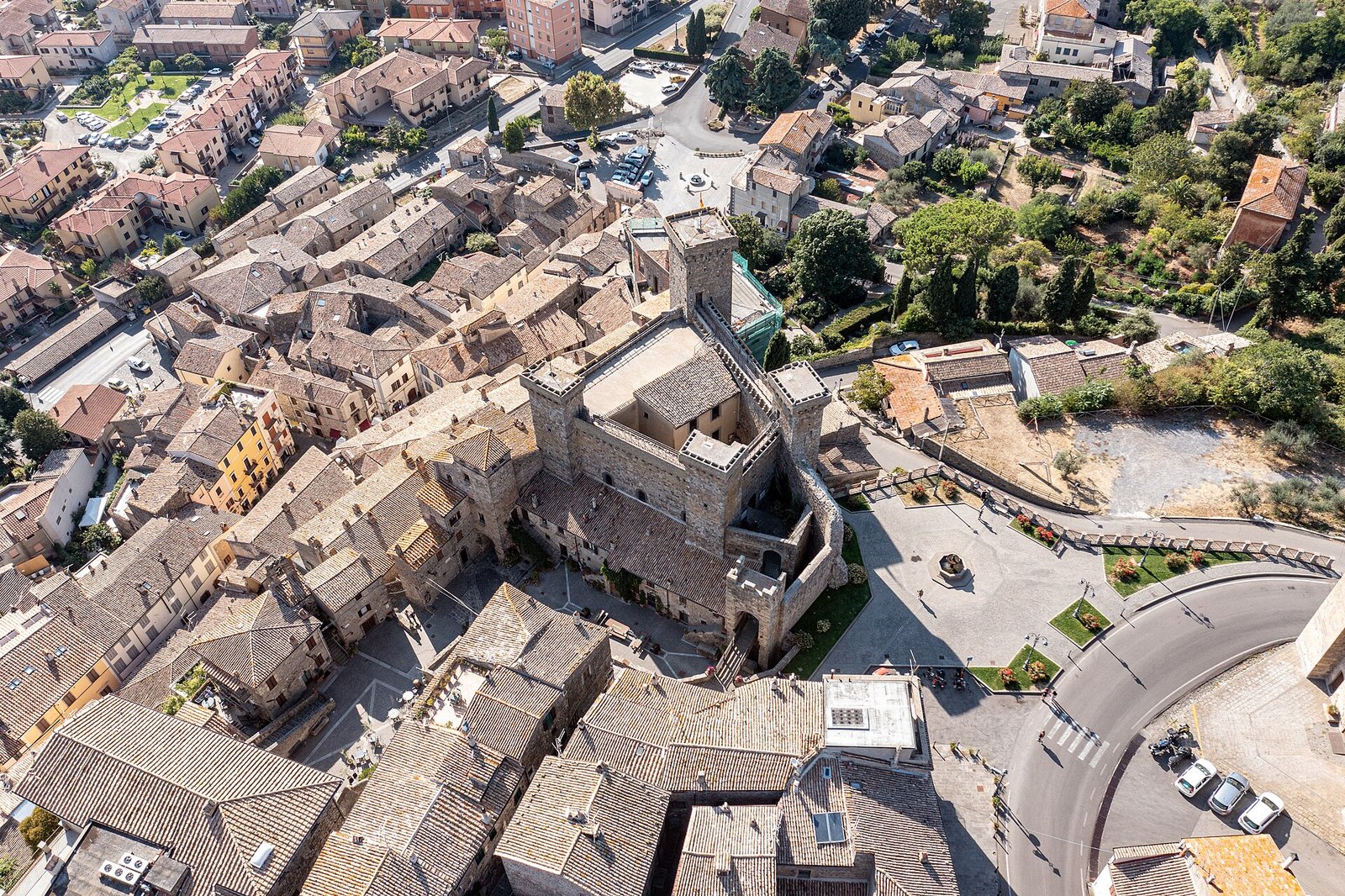 Dove dormire a Bolsena: guida ai migliori quartieri e hotel