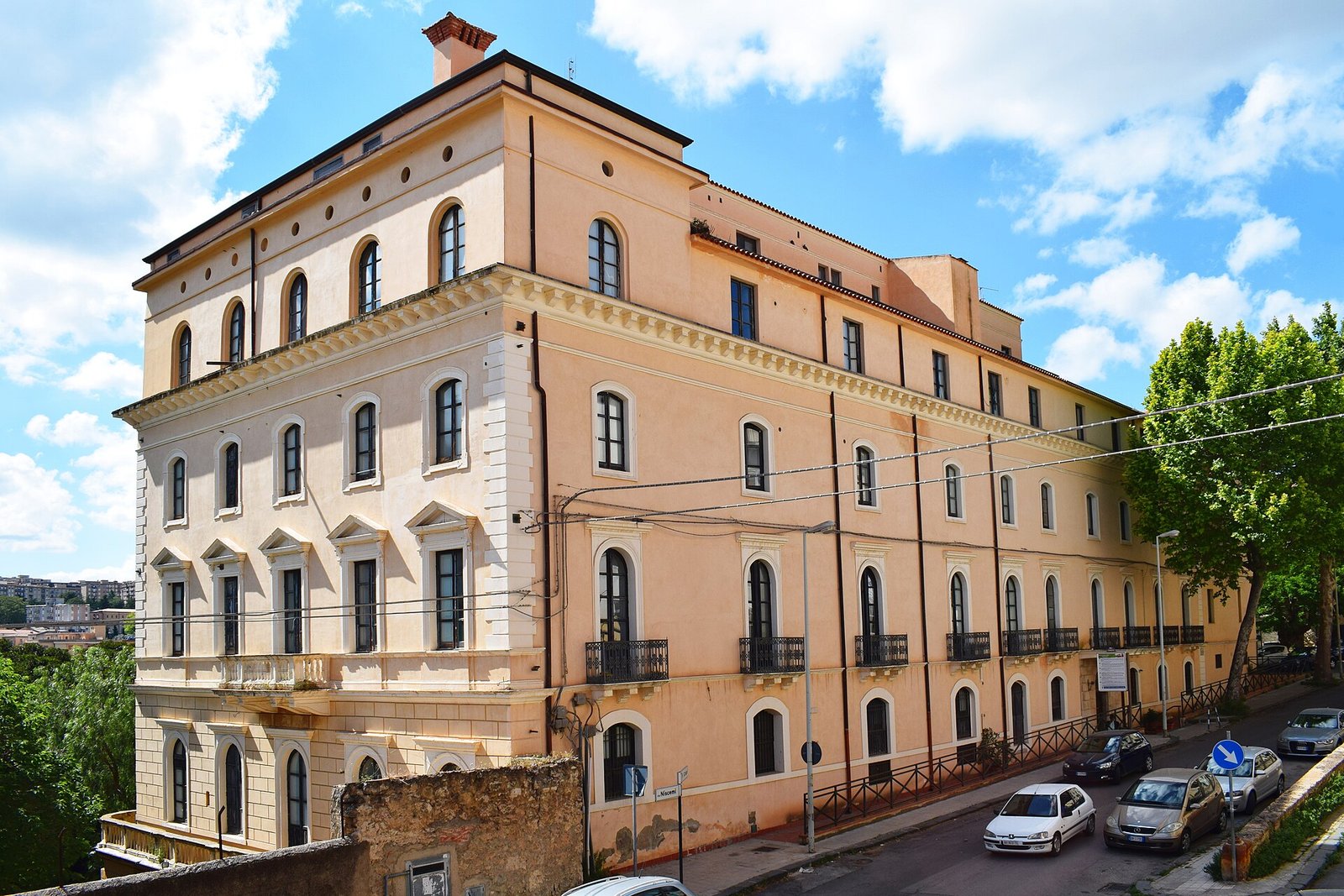 Dove dormire a Caltanissetta: guida ai migliori quartieri e hotel