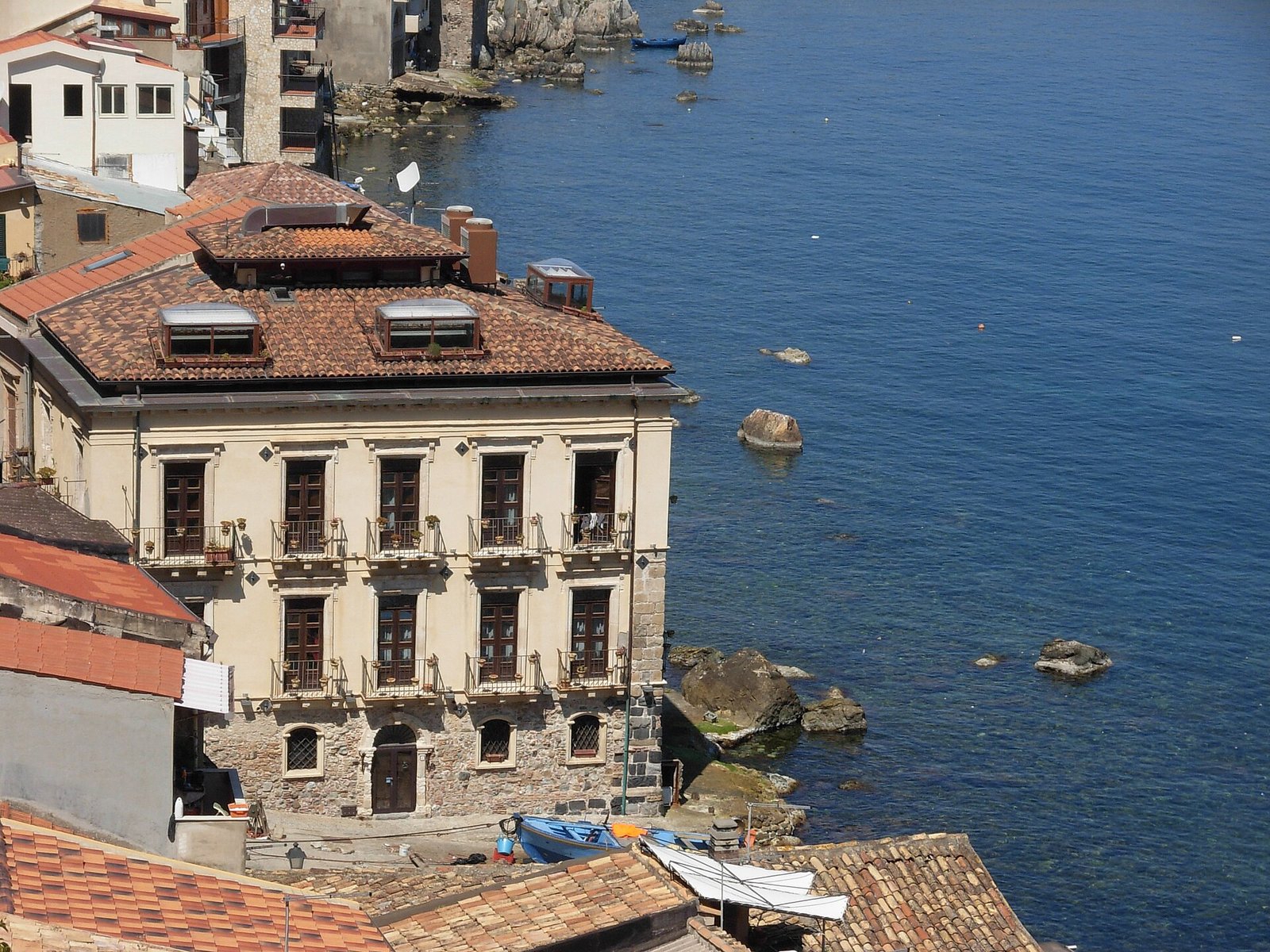 Dove dormire a Scilla: guida ai migliori quartieri e hotel
