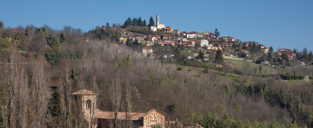 Albugnano in solitaria: guida tra Abbazia di Vezzolano e territorio