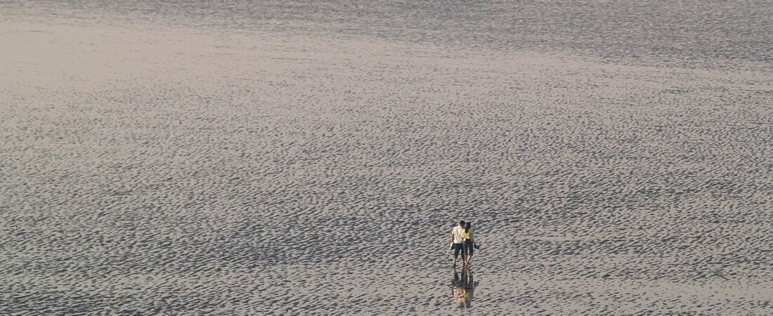 Alibag in solitaria: guida pratica tra spiagge, forti costieri e ritmo del Konkan nel Maharashtra