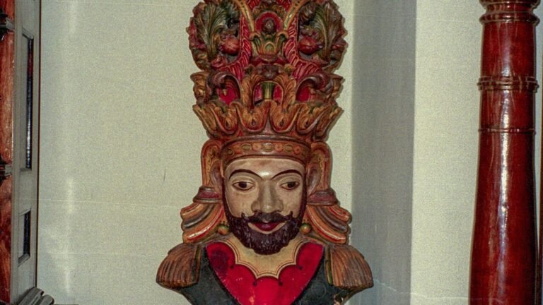 Ambalangoda in solitaria: maschere, teatro e costa dello Sri Lanka