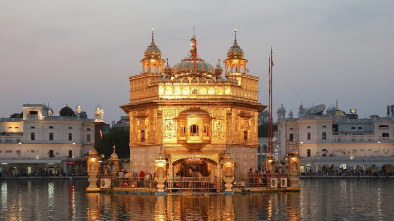 Amritsar in solitaria: templi, memoria e cultura del Punjab