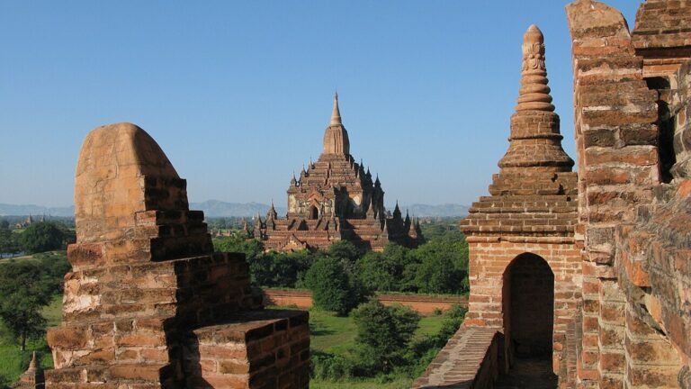 Bagan in solitaria: templi, pianure e memoria del Myanmar