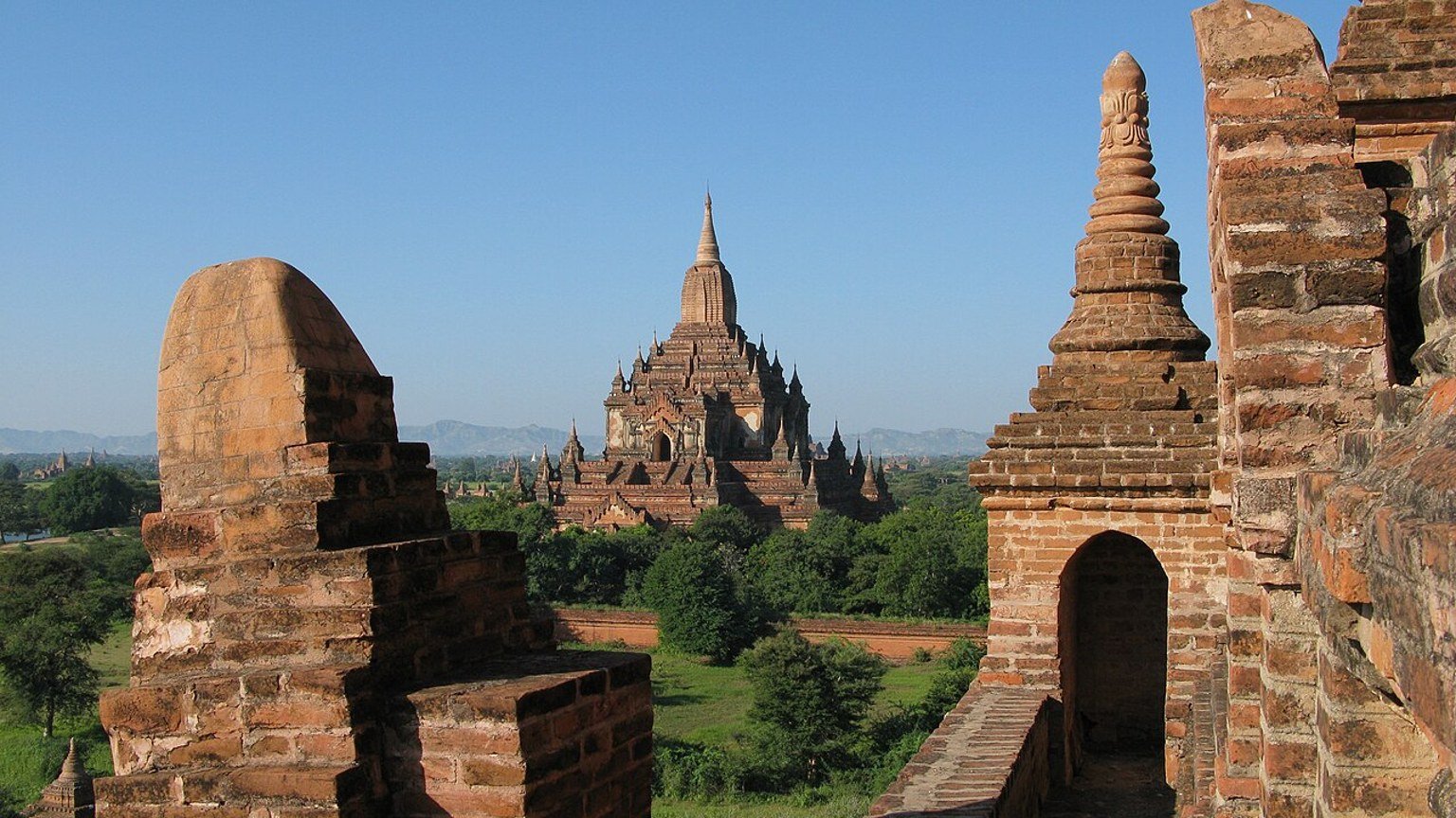 Bagan in solitaria: templi, pianure e memoria del Myanmar