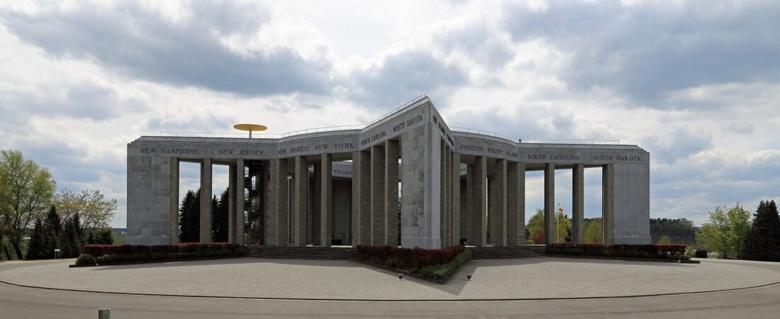 Bastogne in solitaria: memoria, Ardenne e passeggiate