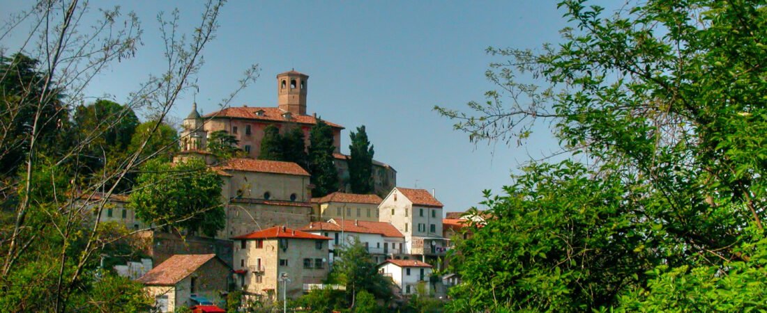 Calamandrana in solitaria: guida tra Castello di Calamandrana e territorio
