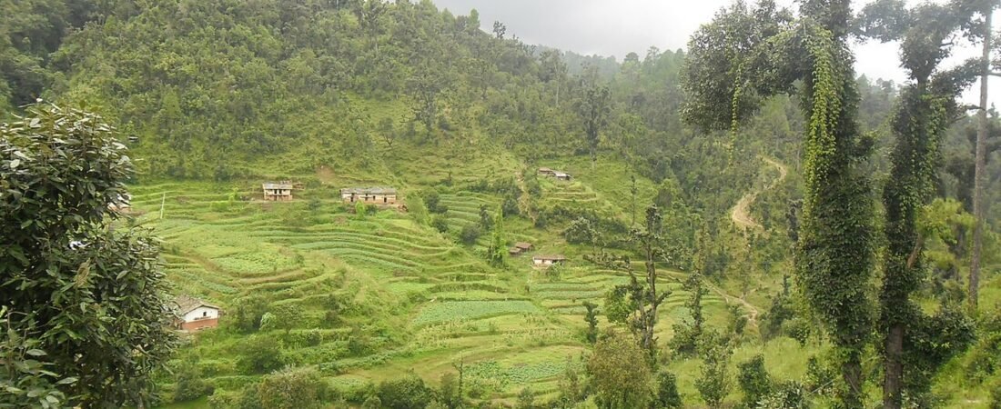 Dadeldhura in solitaria: colline, templi e Nepal occidentale
