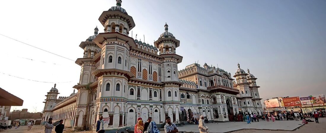 Dhanusha in solitaria: templi, cultura e pianure del Nepal