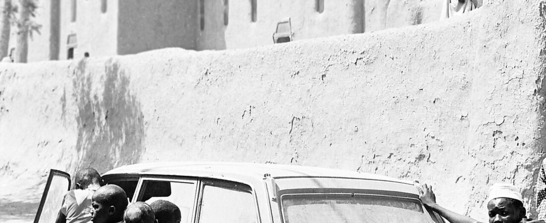 Djennu00e9 in solitaria: moschea, terra cruda e memoria del Mali
