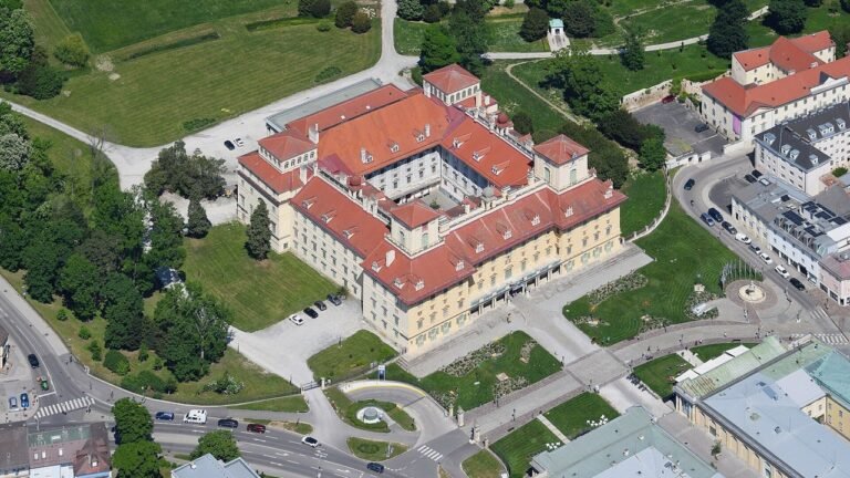Eisenstadt in solitaria: Esterházy, Haydn e Burgenland