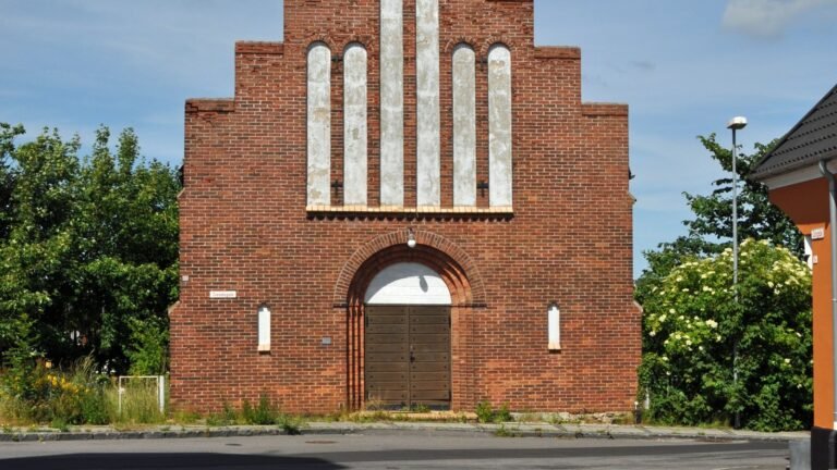 Aakirkeby in solitaria: guida lenta tra Aa Kirke e NaturBornholm