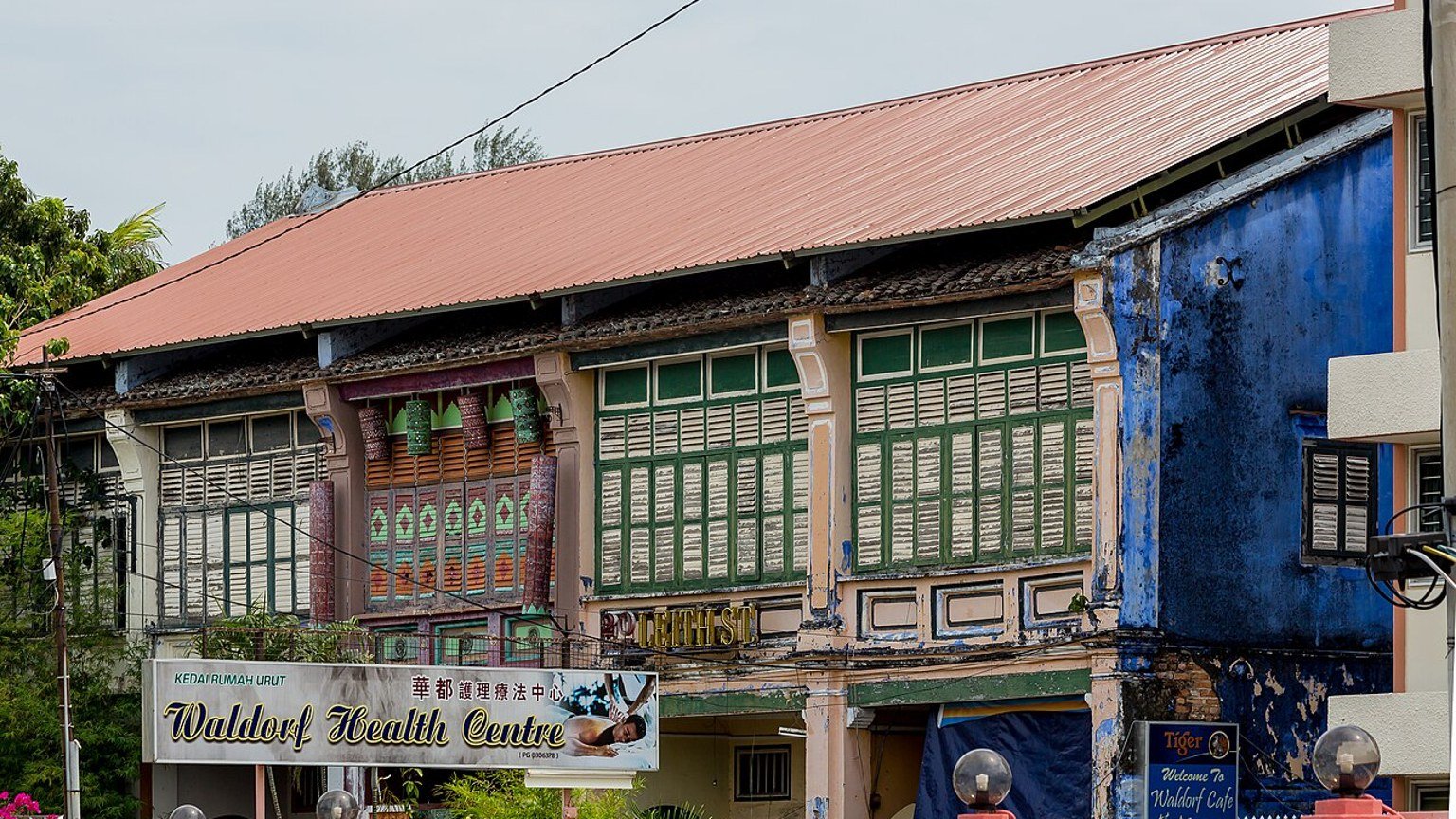 George Town in solitaria: case storiche, botteghe e cultura di Penang