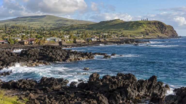 Hanga Roa in solitaria: oceano, vulcani e cultura di Rapa Nui