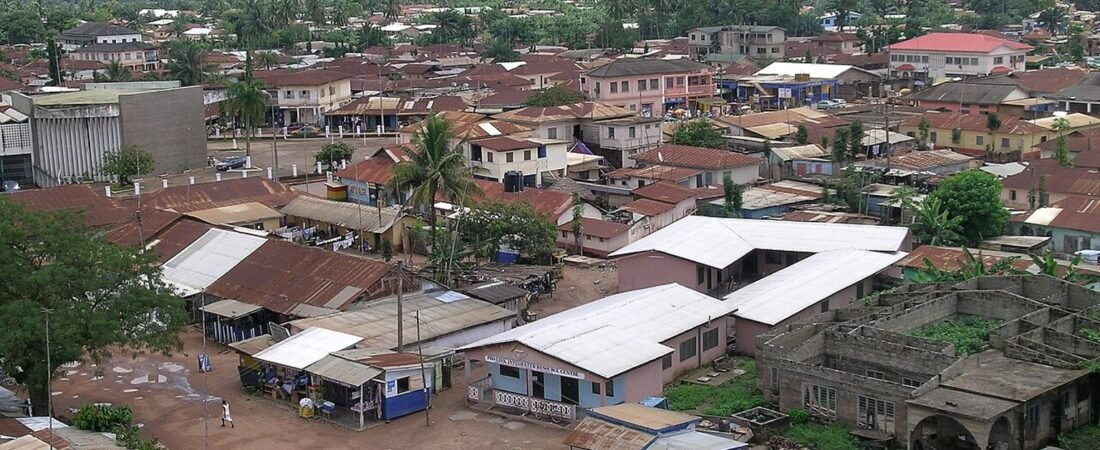 Hohoe in solitaria: colline, mercati e natura del Ghana orientale