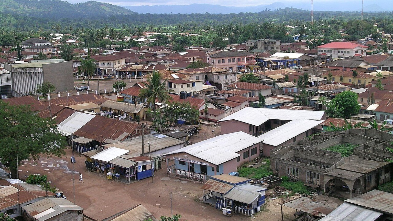Hohoe in solitaria: colline, mercati e natura del Ghana orientale