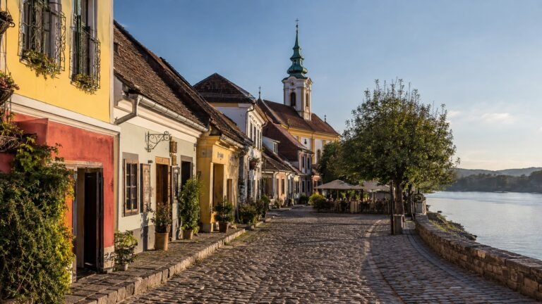 Szentendre in solitaria: la cittadina degli artisti sul Danubio