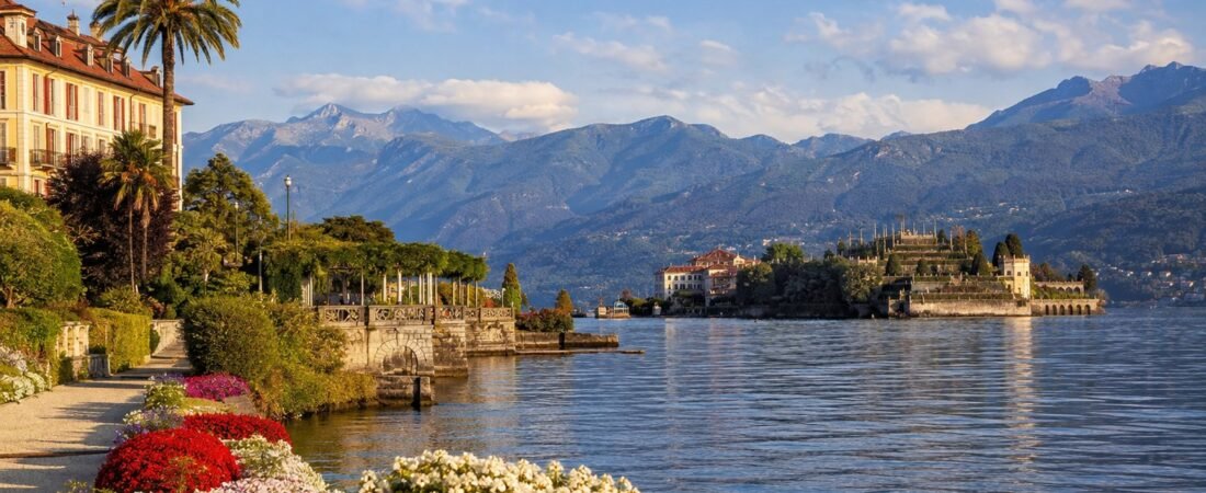 Stresa in solitaria: il lungolago, le Isole Borromee e il Mottarone