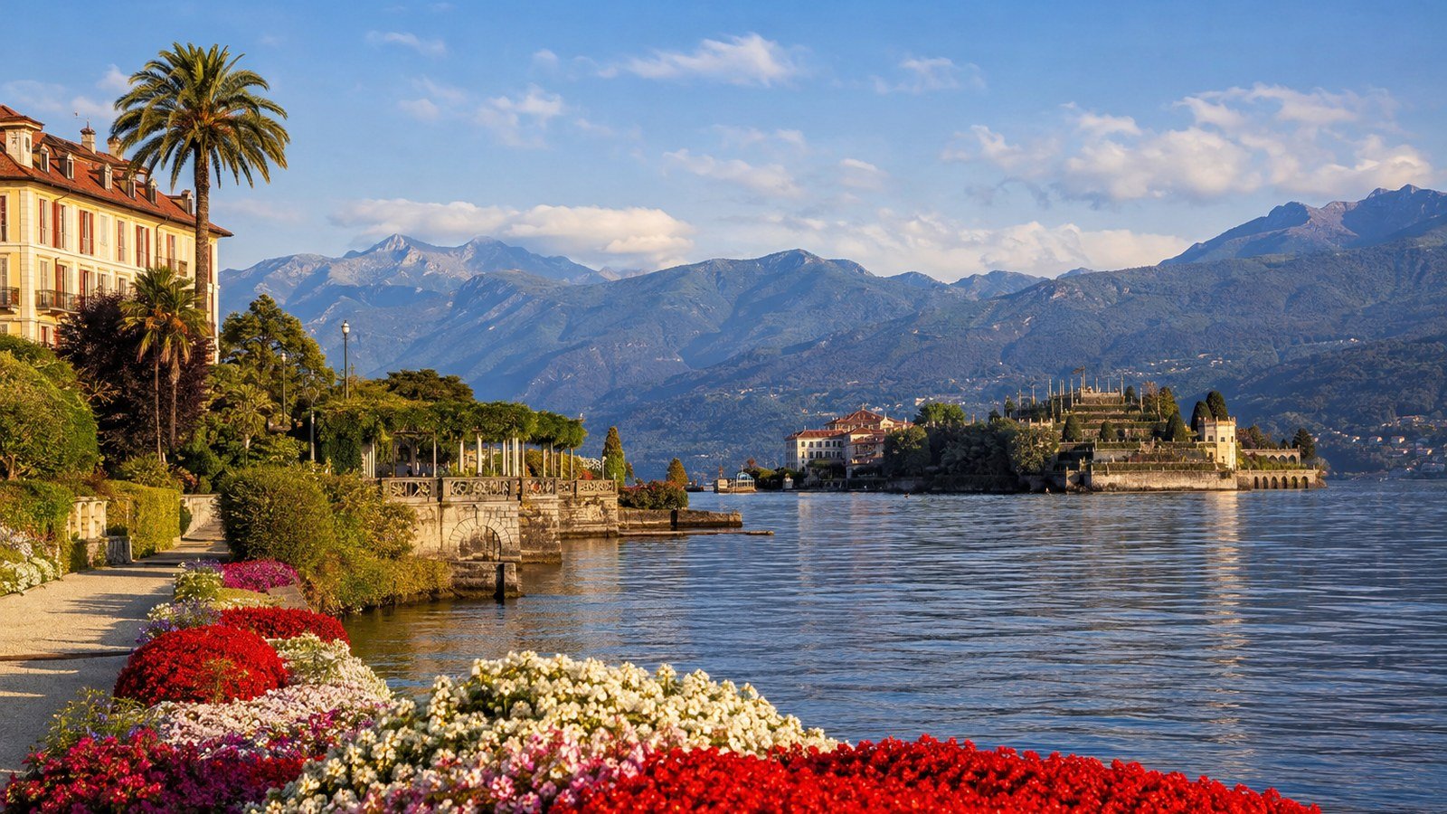 Stresa in solitaria: il lungolago, le Isole Borromee e il Mottarone