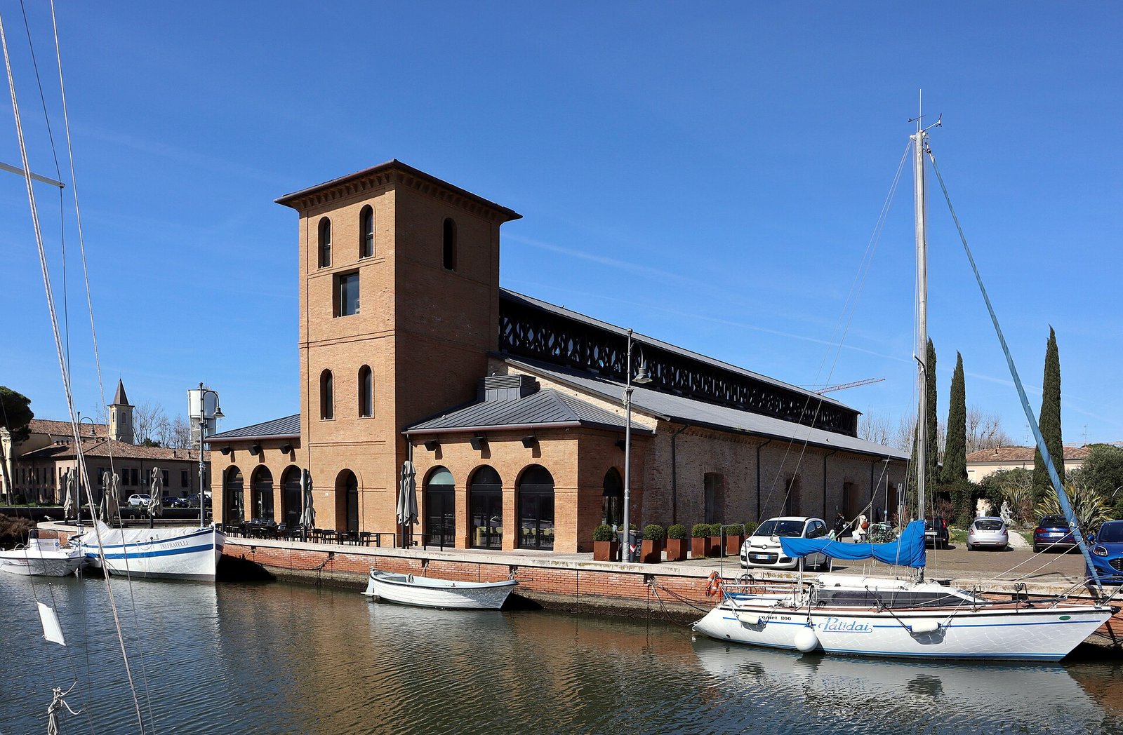 Noleggio auto e transfer a Cervia: Guida Pratica