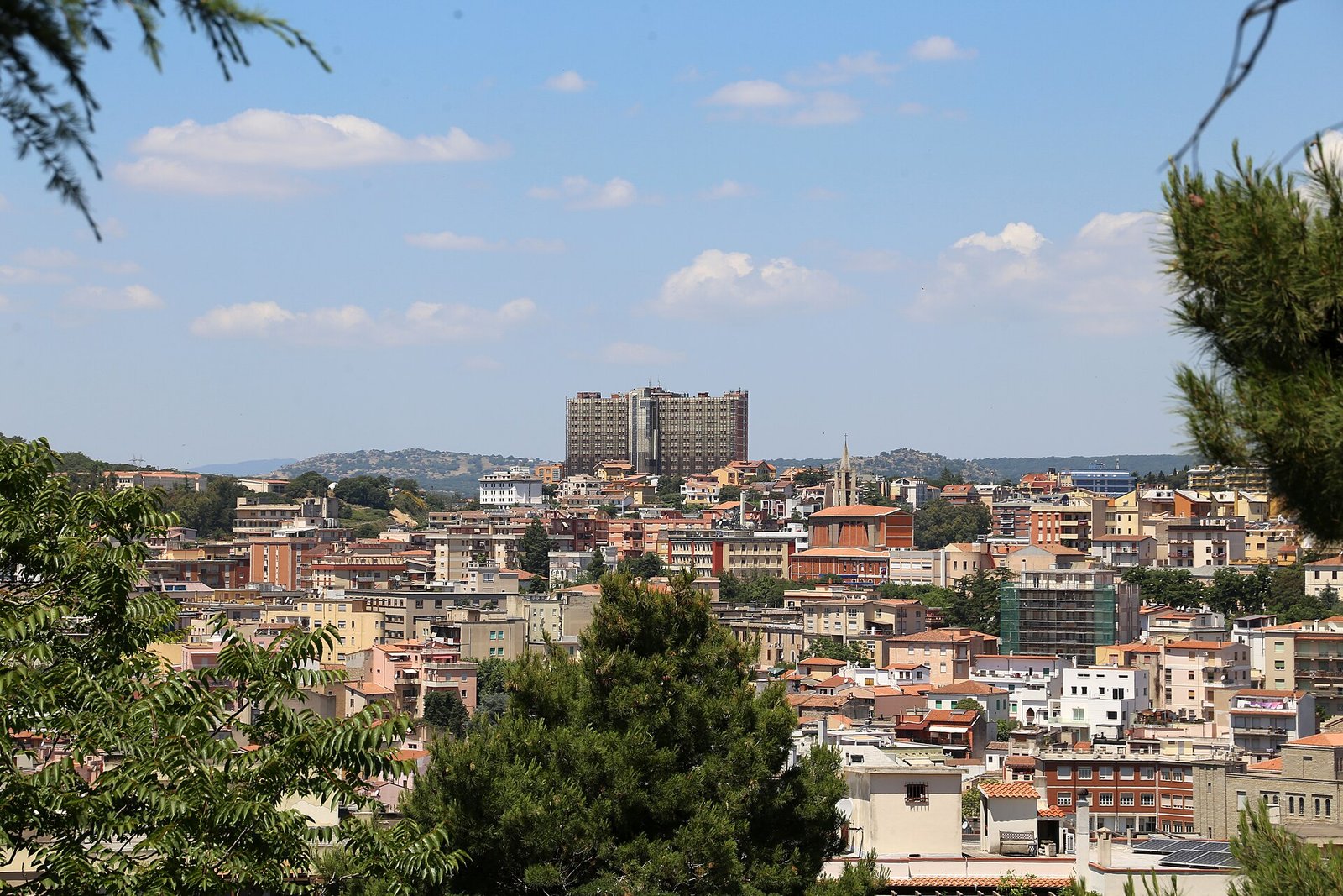 Noleggio auto e transfer a Nuoro: Guida Pratica