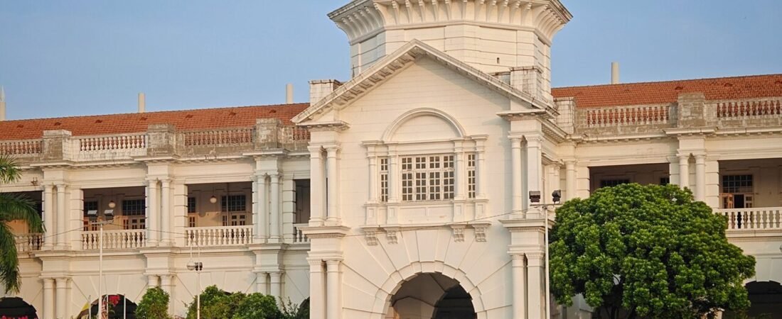Ipoh in solitaria: stazioni, cinema storici e cucina del Perak