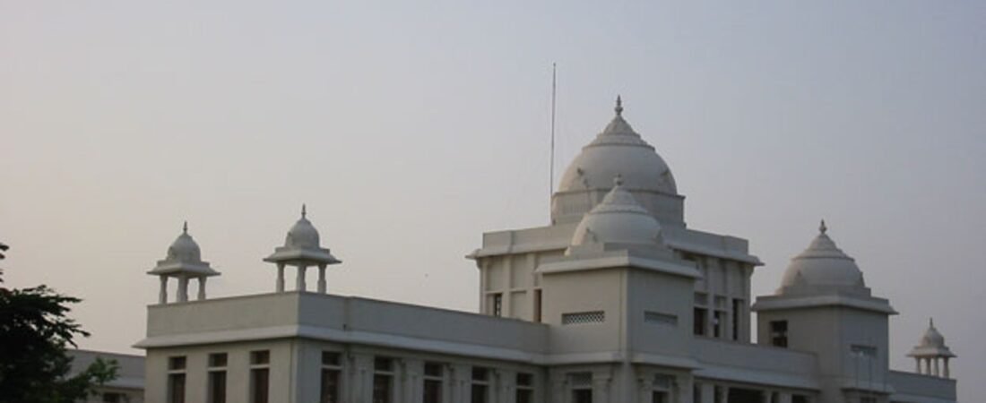 Jaffna in solitaria: biblioteche, templi e mare dello Sri Lanka