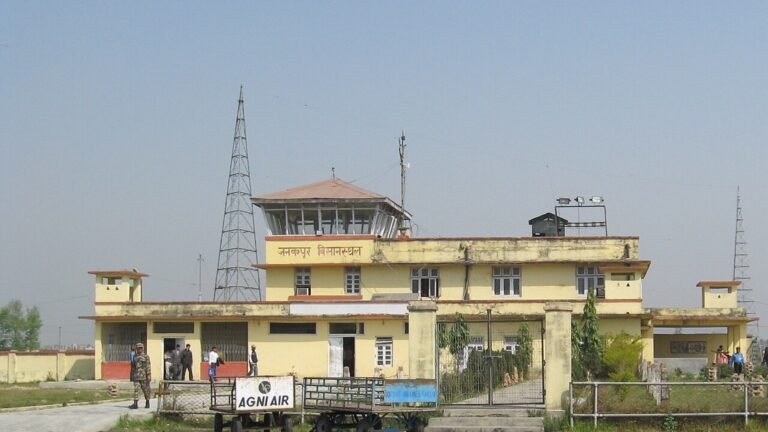 Janakpur in solitaria: templi, ferrovie e cultura del Nepal meridionale
