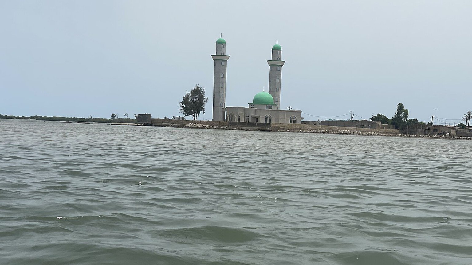 Joal-Fadiouth in solitaria: lagune, mangrovie e isole di conchiglie