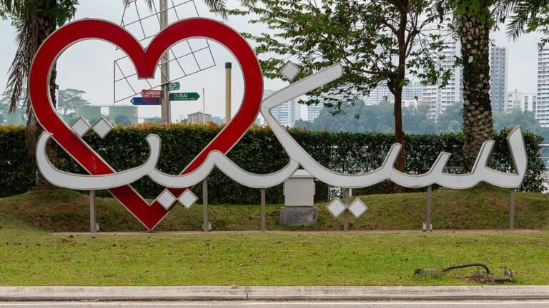 Johor Bahru in solitaria: strade, monumenti e porta della Malaysia