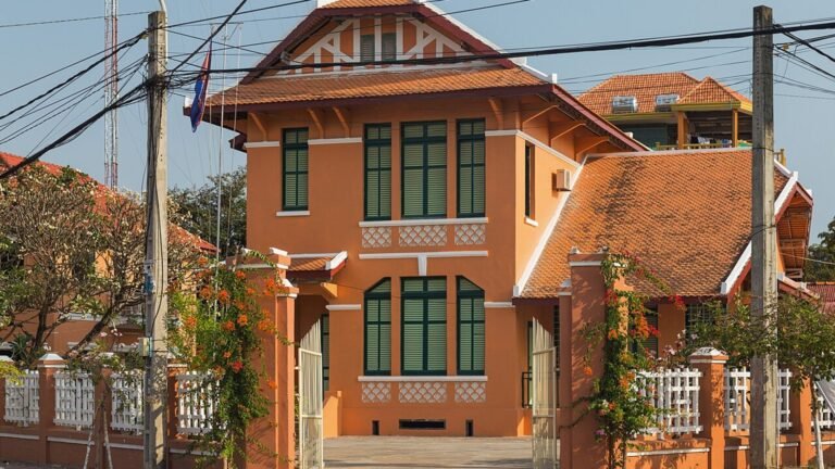 Kampot in solitaria: architettura, fiumi e ritmo della Cambogia