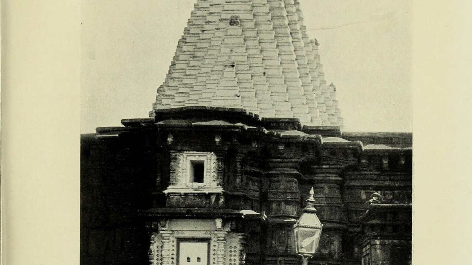 Kolhapur in solitaria: templi, forti e Maharashtra storico