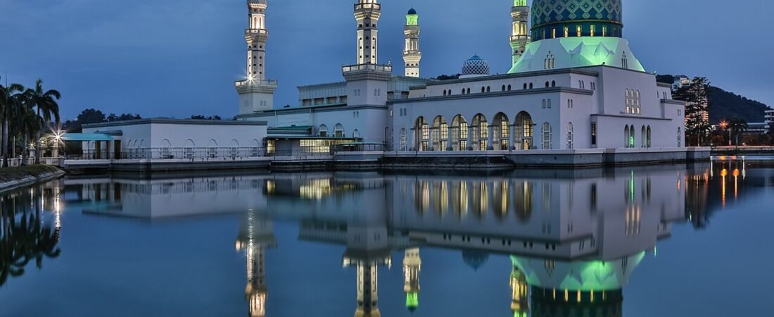 Kota Kinabalu in solitaria: moschee, mercati e mare del Sabah