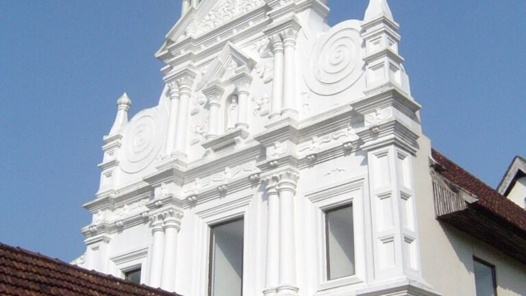 Kottayam in solitaria: chiese, colline e Kerala du2019acqua