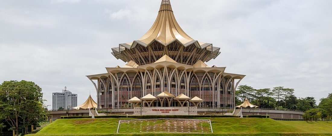 Kuching in solitaria: fiumi, templi e cultura del Sarawak